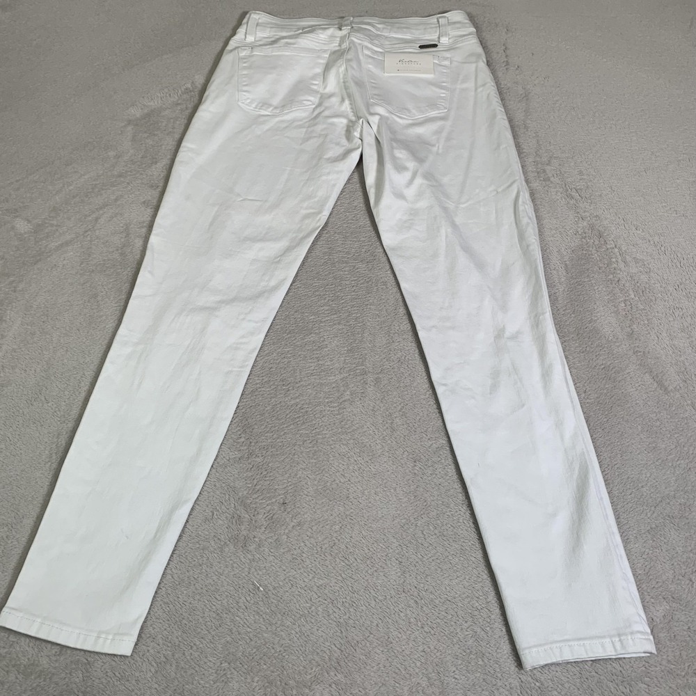 KanCan Signature Skinny Jeans Womens 28 White Mid Rise Distressed Buckle NEW